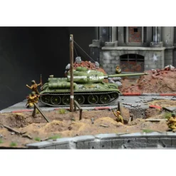 Battle For The Reichstag 1/72 Figure Kit 1:72 Scale Plastic Model Kit by Italeri