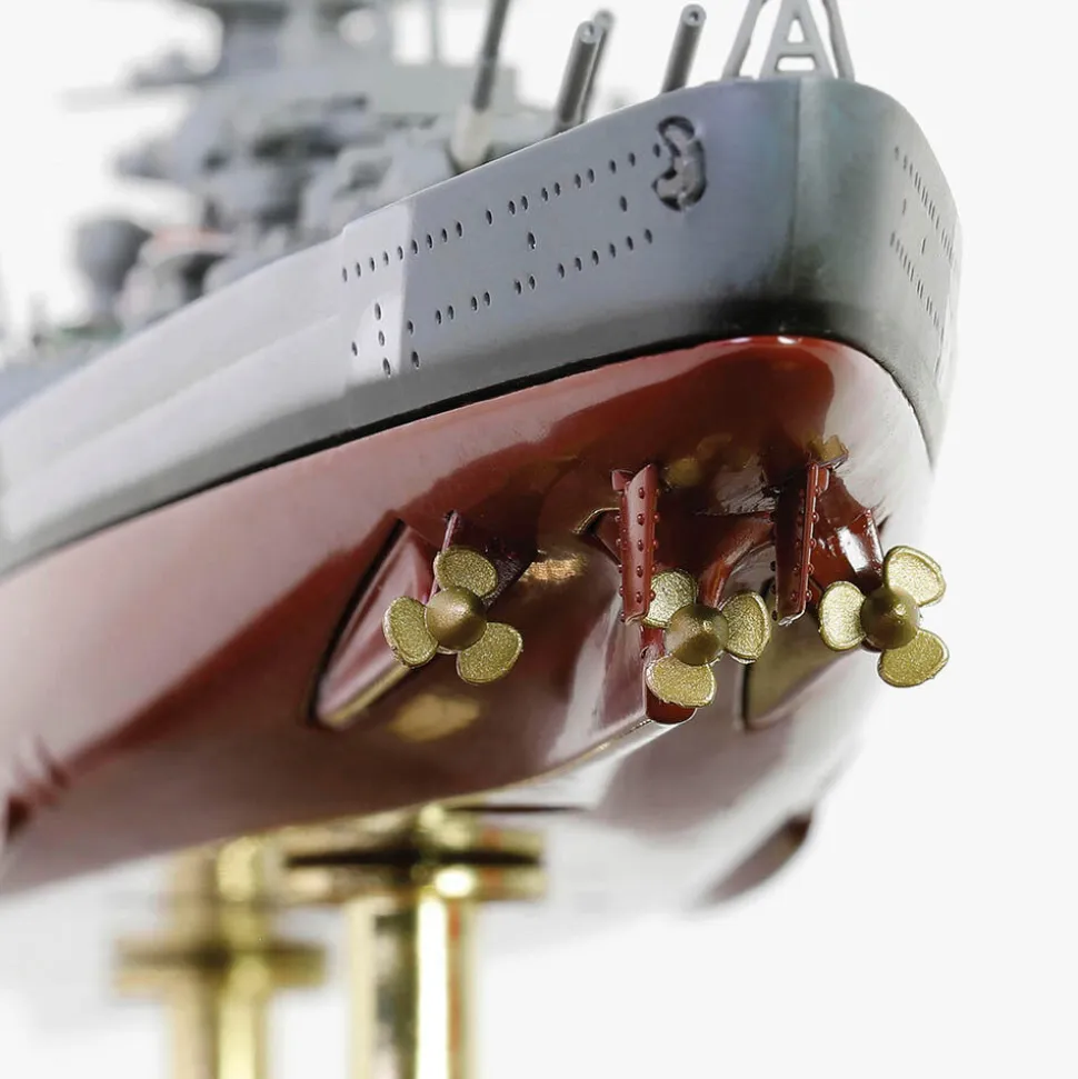 Bismarck Battleship 1/700 Die Cast Model - Full Hull Display Battle of the Denmark Strait, May 1941 1:700 scale Metal by Forces of Valor