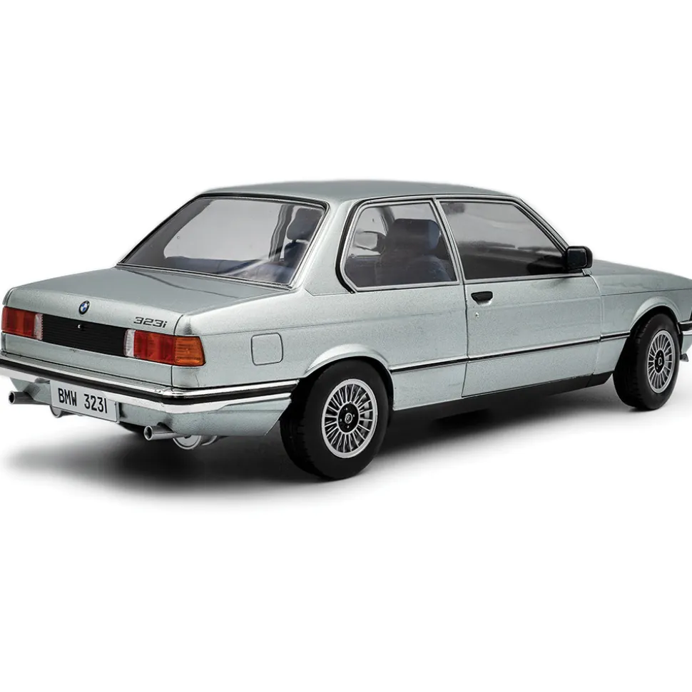 1980 BMW E21 323i - Saphirblau Metallic 1:18 Scale Diecast Model Car by Solido