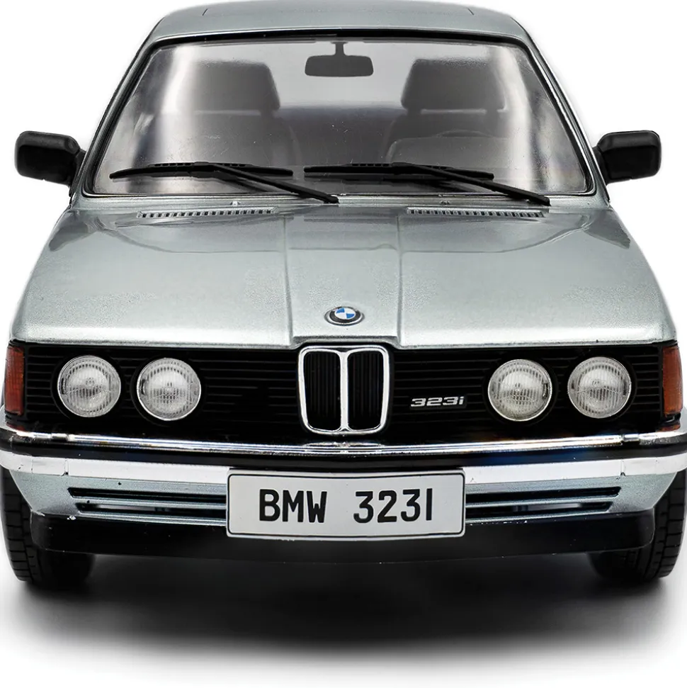 1980 BMW E21 323i - Saphirblau Metallic 1:18 Scale Diecast Model Car by Solido