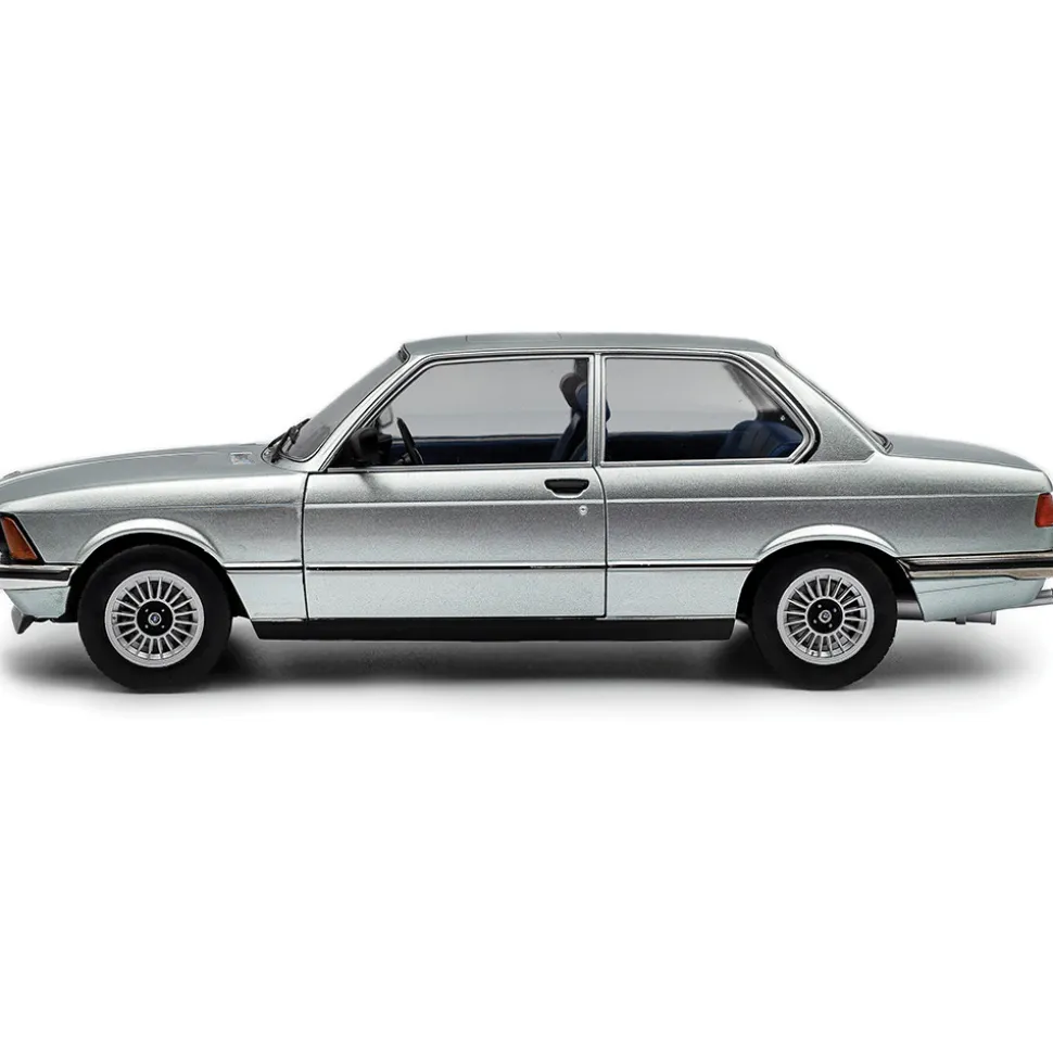 1980 BMW E21 323i - Saphirblau Metallic 1:18 Scale Diecast Model Car by Solido