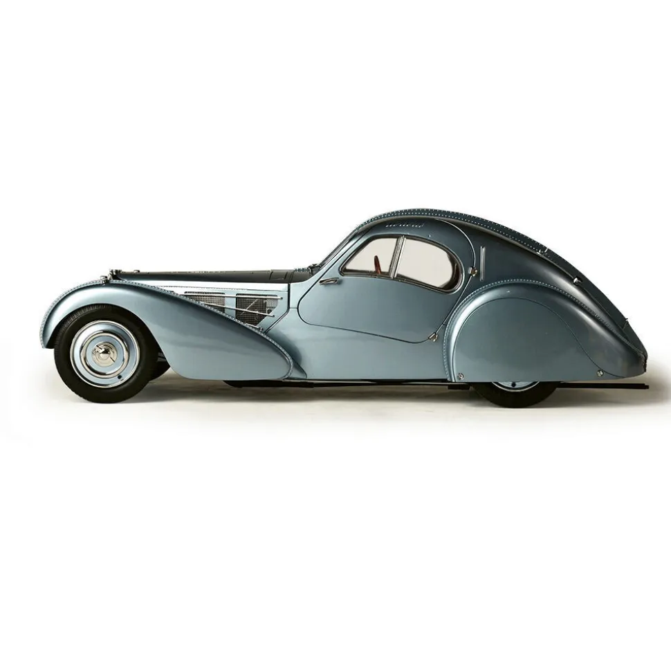 Bugatti Atlantic 57SC Rothschild Diecast Model Kit 1:8 Scale Diecast Model Car Kit by IXO Models