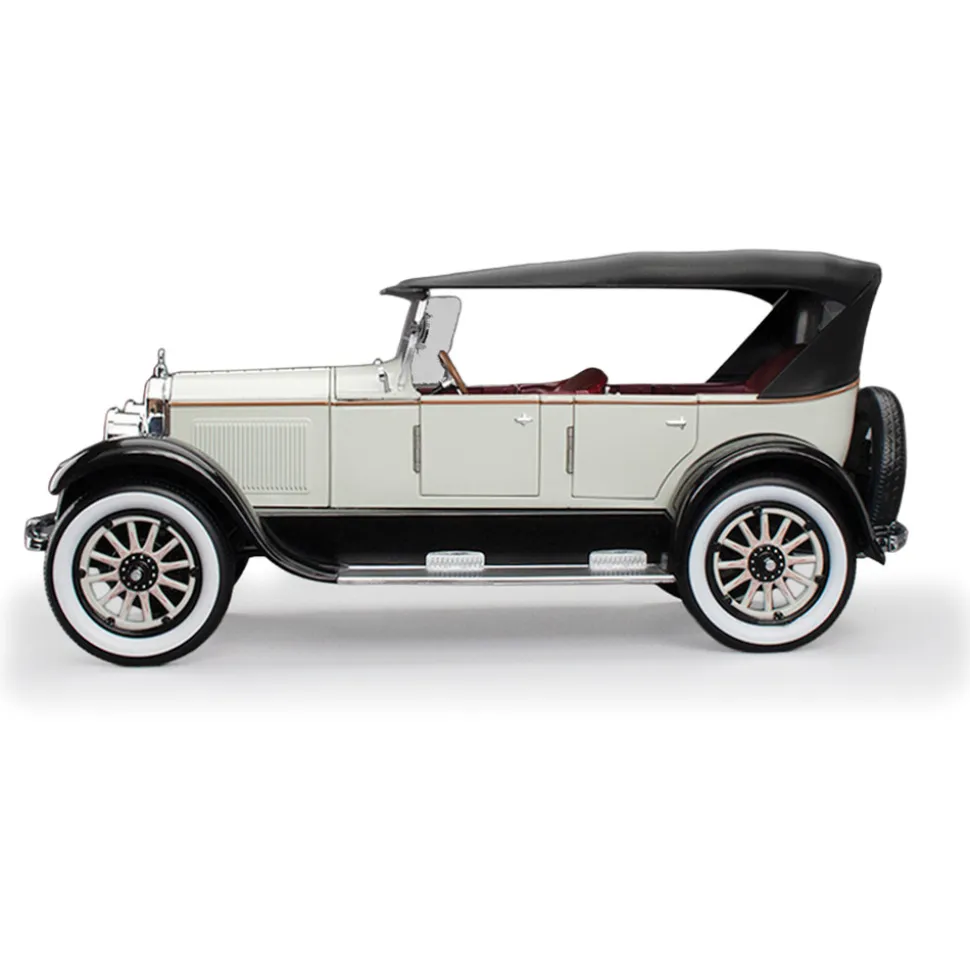 1925 Buick Model 25 - Light Grey 1:18 Scale Diecast Model Car by Sunstar
