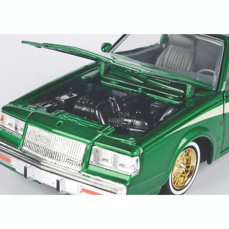 1987 Buick Regal - Get Low 1:24 Scale Diecast Model Car by Motormax