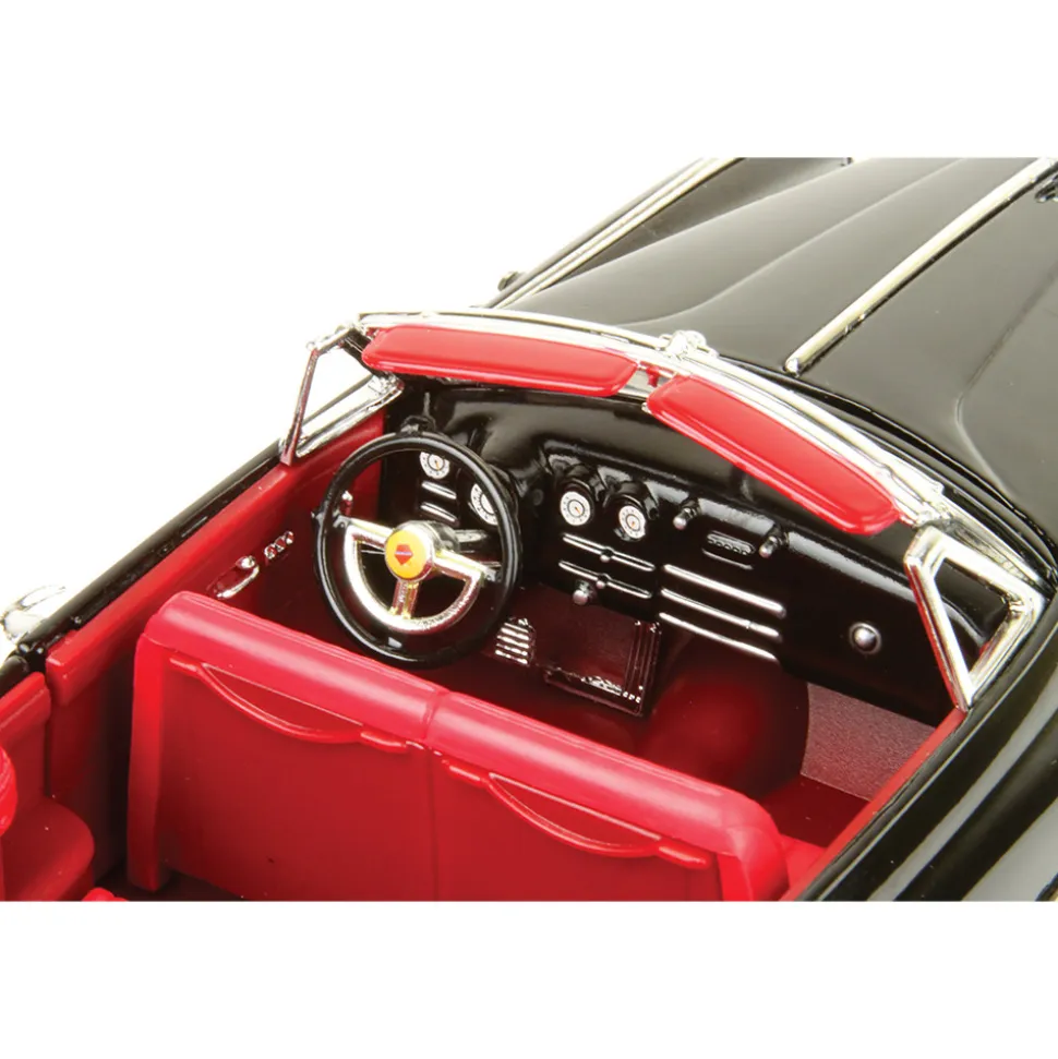 1949 Buick Roadmaster 1:18 Scale Diecast Model by Motormax
