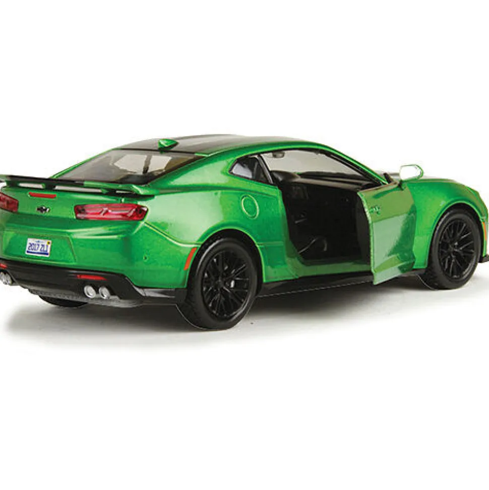 2017 Camaro ZL1 - Green 1:24 Scale Diecast Model by Motormax