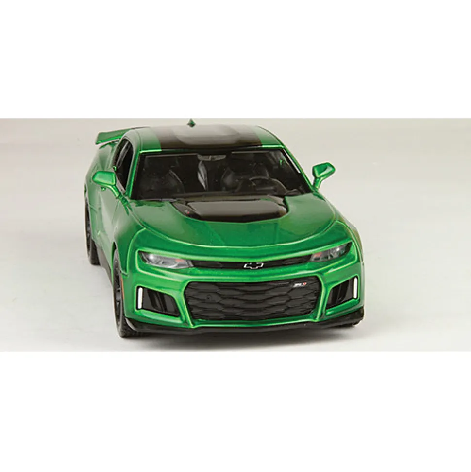 2017 Camaro ZL1 - Green 1:24 Scale Diecast Model by Motormax