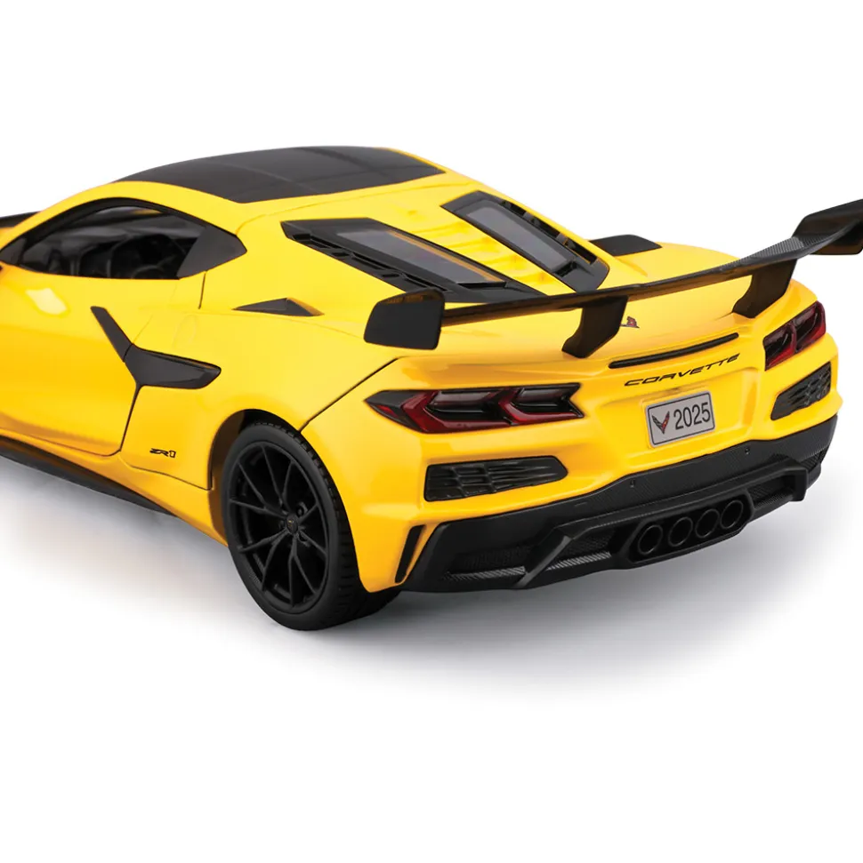 2025 C8 Corvette ZR1 - Yellow 1:18 Scale Diecast Model Car by Maisto