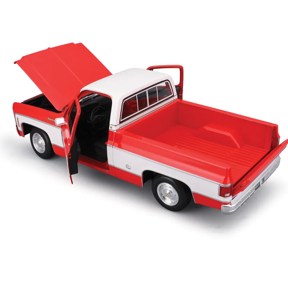 1974 Chevrolet C10 Cheyenne Super - Red/White 1:18 Scale Diecast Model Truck by Maisto