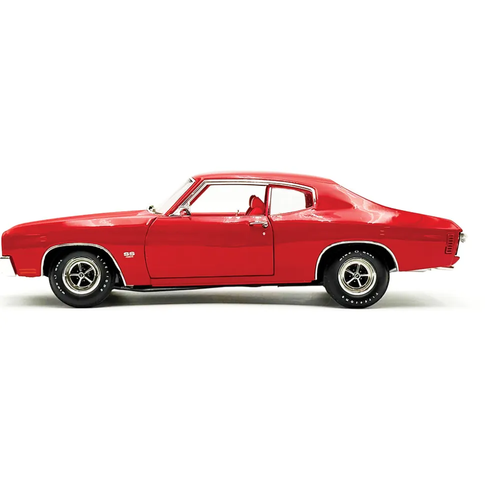 1970 Chevrolet Chevelle SS 454 LS6 - Cranberry Red 1:18 Scale Diecast Model Car by Acme