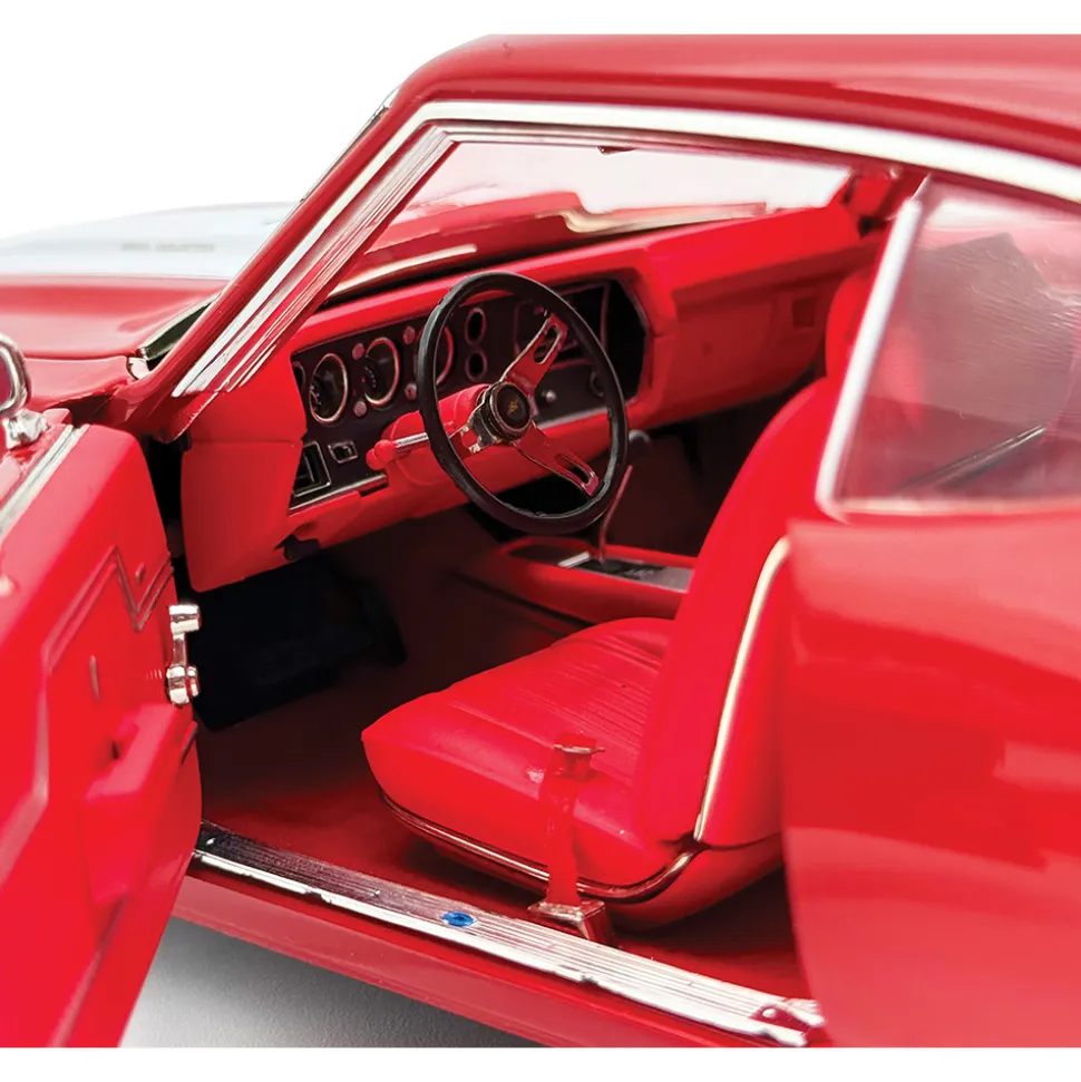 1970 Chevrolet Chevelle SS 454 LS6 - Cranberry Red 1:18 Scale Diecast Model Car by Acme