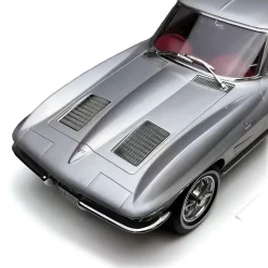 1963 Chevrolet Corvette Sting Ray Split Window 1:18 Scale Diecast Model Car by Norev