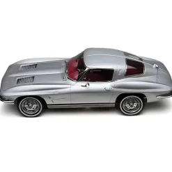 1963 Chevrolet Corvette Sting Ray Split Window 1:18 Scale Diecast Model Car by Norev