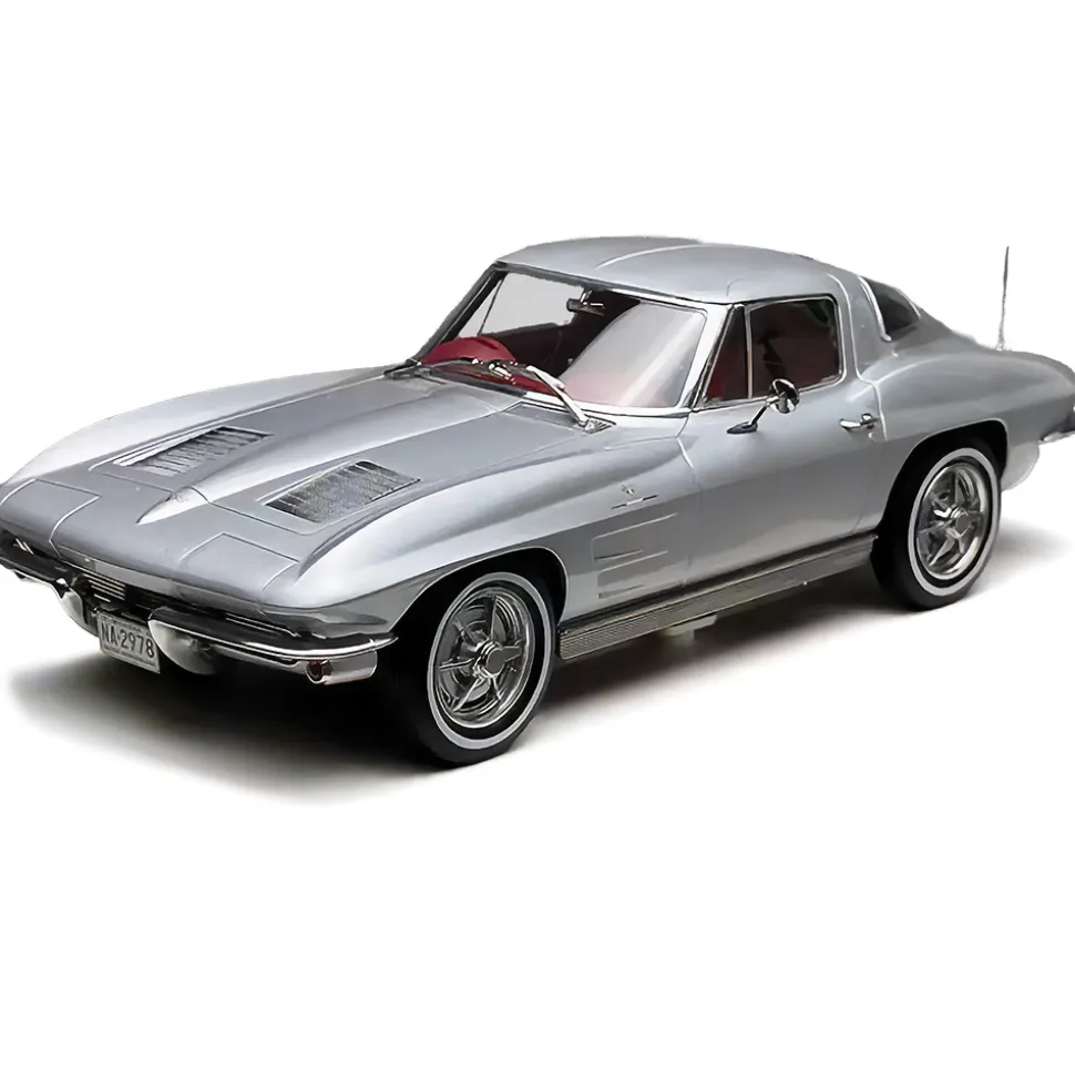 1963 Chevrolet Corvette Sting Ray Split Window 1:18 Scale Diecast Model Car by Norev