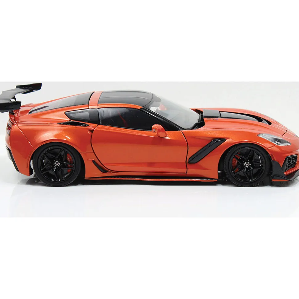 2019 Chevrolet Corvette ZR1 - Sebring Orange Tintcoat 1:18 Scale Diecast Model Car by IXO Models