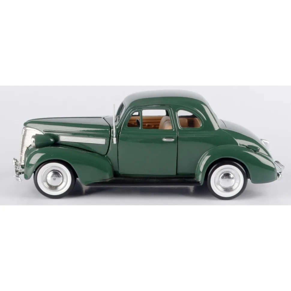 1939 Chevrolet Coupe - Green 1:24 Scale Diecast Model Car by Motormax