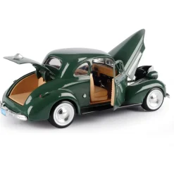1939 Chevrolet Coupe - Green 1:24 Scale Diecast Model Car by Motormax