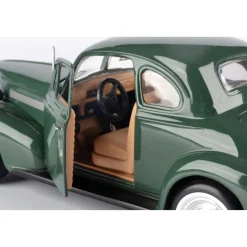 1939 Chevrolet Coupe - Green 1:24 Scale Diecast Model Car by Motormax