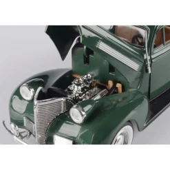 1939 Chevrolet Coupe - Green 1:24 Scale Diecast Model Car by Motormax