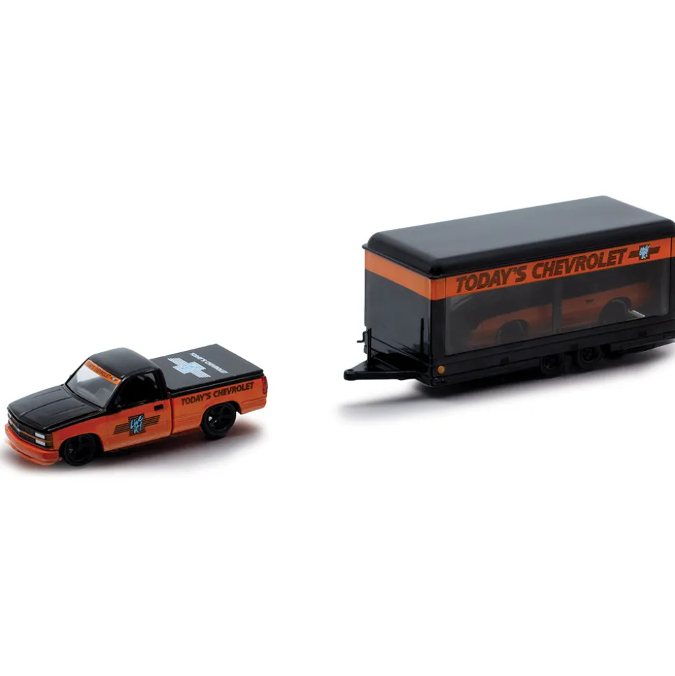 1992 Chevrolet C1500 SS454 & 1985 Chevrolet Camaro IROC-Z 1:64 Scale Diecast Model Car by M2 Machines