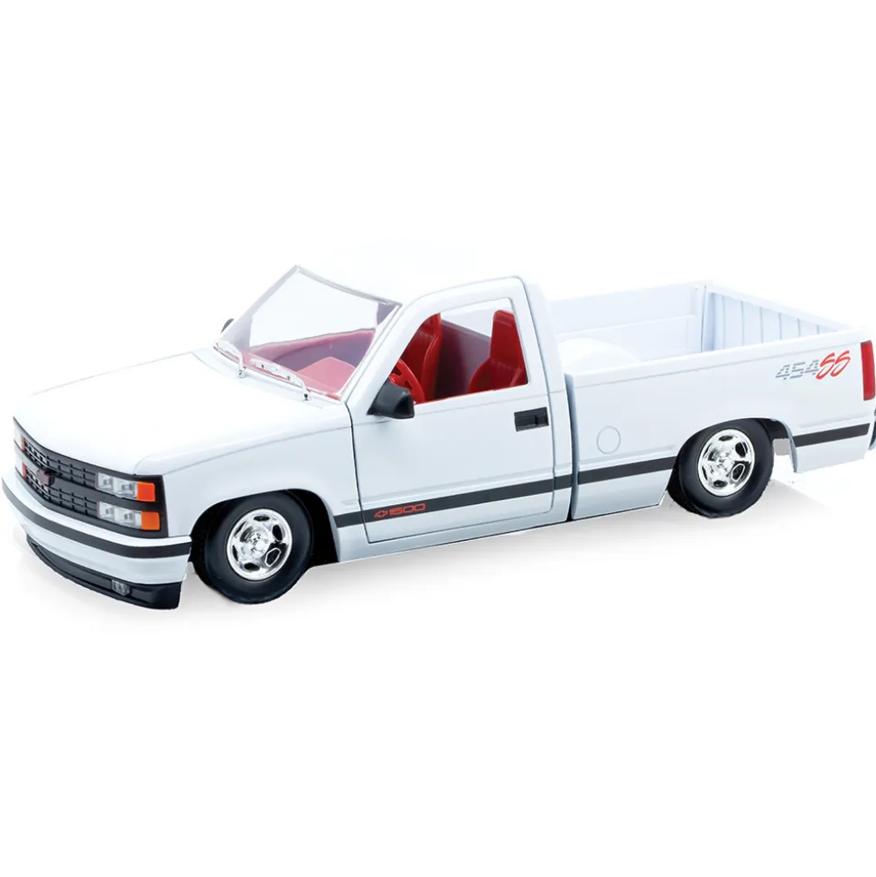1993 Chevrolet C1500 SS 454 - White 1:24 Scale Diecast Model Truck by M2 Machines