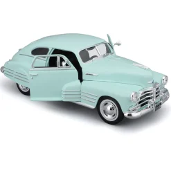 1948 Chevrolet Fleetline Aerosedan - Green 1:24 Scale Diecast Model Car by Maisto