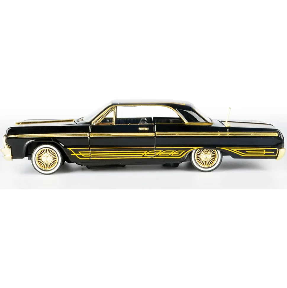 Chevrolet Impala - Midnight Eclipse 1:24 Scale Diecast Model Car by Motormax