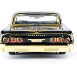 Chevrolet Impala - Midnight Eclipse 1:24 Scale Diecast Model Car by Motormax