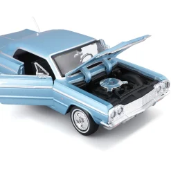 1964 Chevrolet Impala SS - Blue 1:24 Scale Diecast Model Car by Maisto