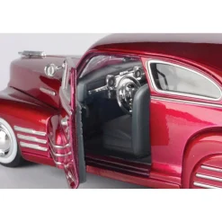 1948 Chevy Aerosedan Fleetline - Red 1:24 Scale Diecast Model Car by Motormax