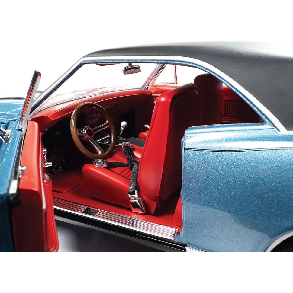 1967 Chevy Camaro Coupe MCACN - Nantucket Blue 1:18 Scale Diecast Model Car by American Muscle - Ertl