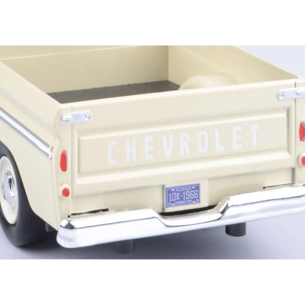1966 Chevy C10 Fleetside Pickup-Cream 1:24 Scale Diecast Model Truck by Motormax