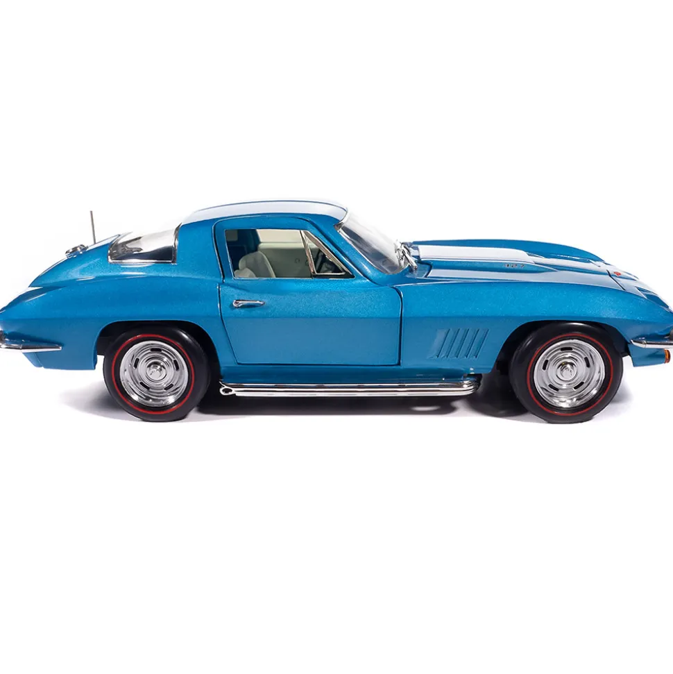 1967 Chevy Corvette Stingray - Light Metallic Blue 1:18 Scale Diecast Model Car by American Muscle - Ertl