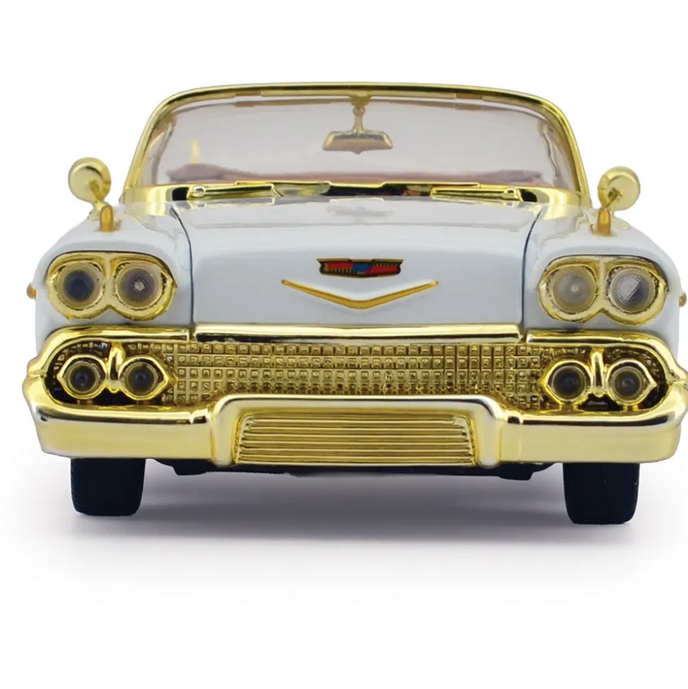 1958 Chevy Impala - Luxe Legends 1:24 Scale Diecast Model Car by Motormax