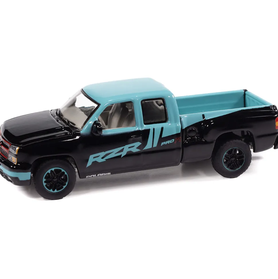 2006 Chevy Silverado Extended Cab/Stepside Polaris - Black Crystal & Radiant Green 1:64 Scale Diecast Model Truck by Auto World