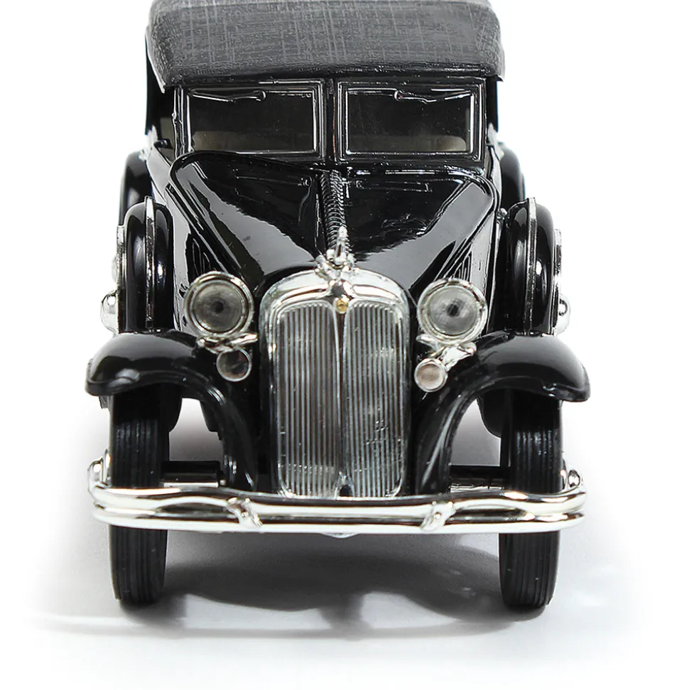 1932 Chrysler LeBaron - Black 1:32 Scale Diecast Model Car by Signature Models