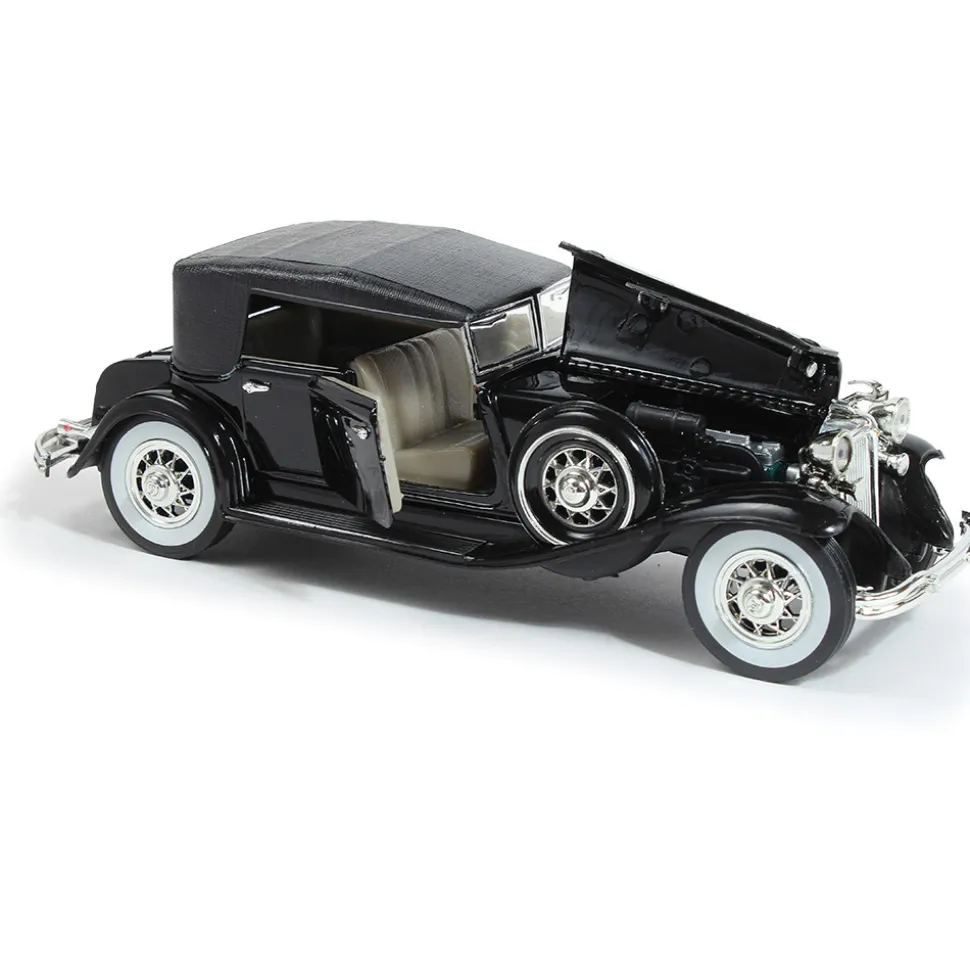 1932 Chrysler LeBaron - Black 1:32 Scale Diecast Model Car by Signature Models