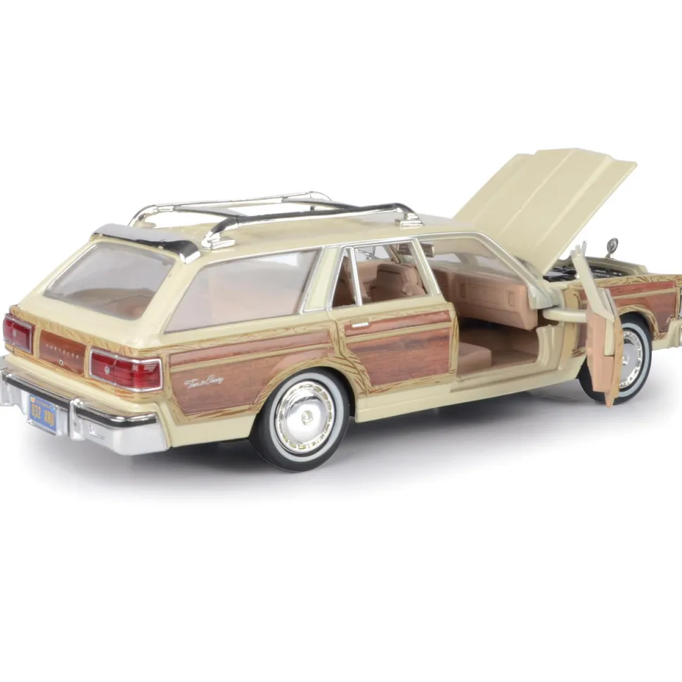 1979 Chrysler LeBaron Town & Country-Light Cashmere 1:24 Scale Diecast Model Car by Motormax