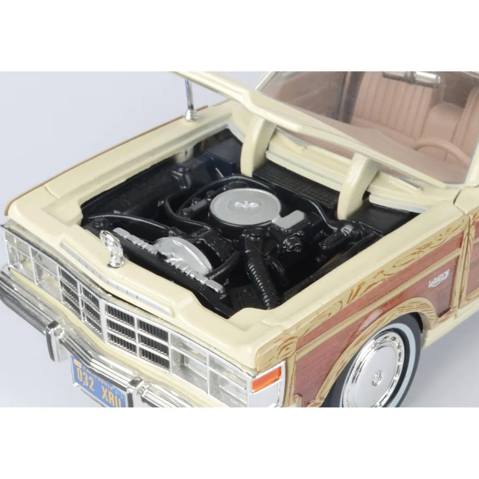 1979 Chrysler LeBaron Town & Country-Light Cashmere 1:24 Scale Diecast Model Car by Motormax
