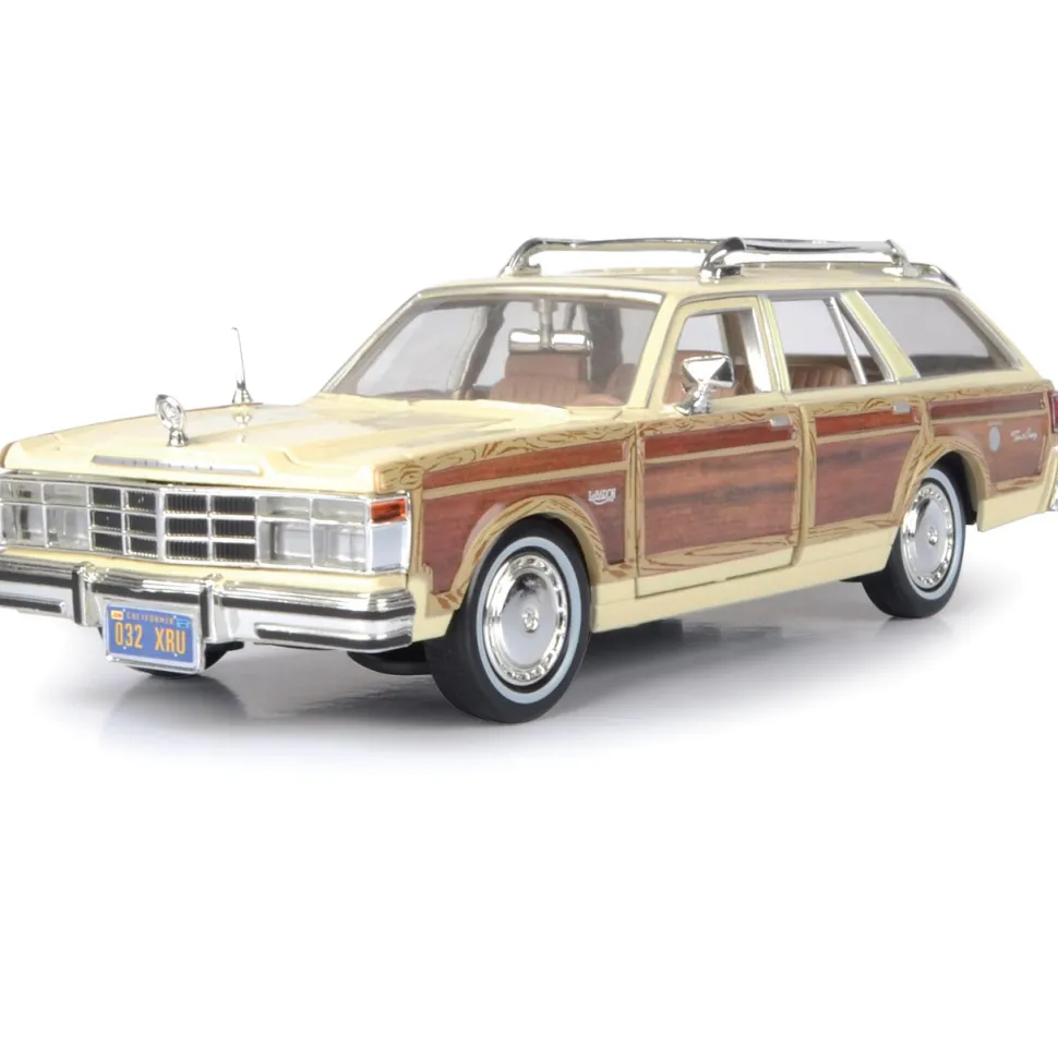 1979 Chrysler LeBaron Town & Country-Light Cashmere 1:24 Scale Diecast Model Car by Motormax