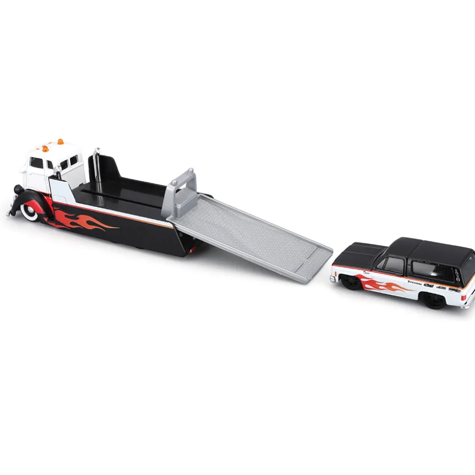 COE Custom Flatbed & 1979 K5 Blazer 1:64 Scale by Maisto