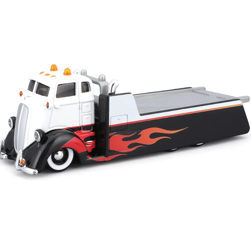 COE Custom Flatbed & 1979 K5 Blazer 1:64 Scale by Maisto