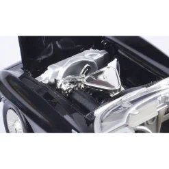 1967 Corvette 427 Tri-Power 1:24 Scale Diecast Model by Motormax