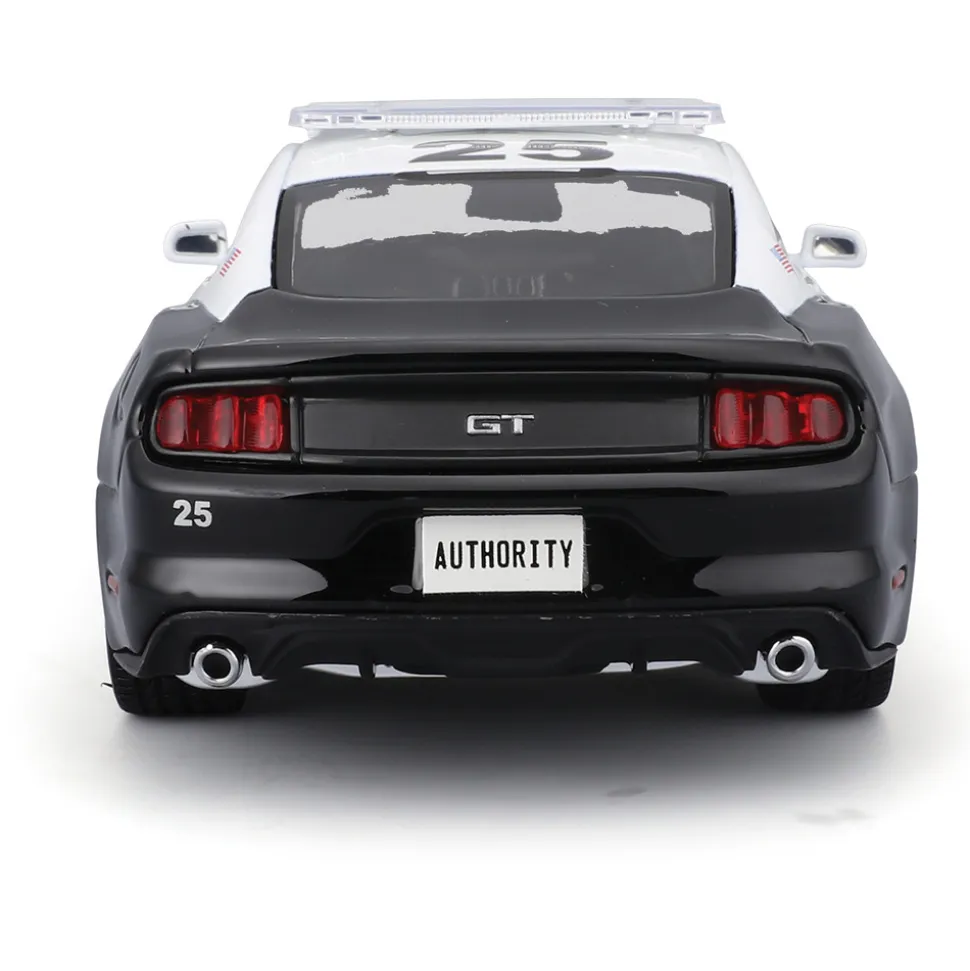 Design Authority 2015 Ford Mustang GT - B&W 1:24 Scale Diecast Model Car by Maisto