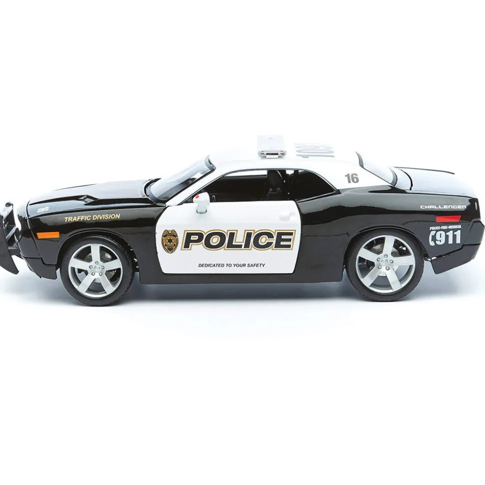 2006 Dodge Challenger Concept - Police - B&W 1:18 Scale Diecast Model Car by Maisto