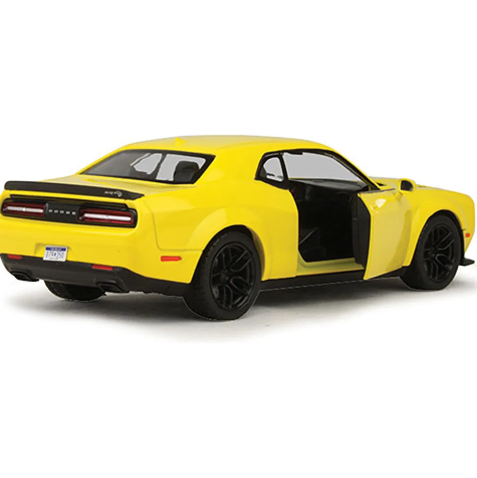 2018 Dodge Challenger Hellcat Widebody - yellow 1:24 Scale Diecast Model by Motormax