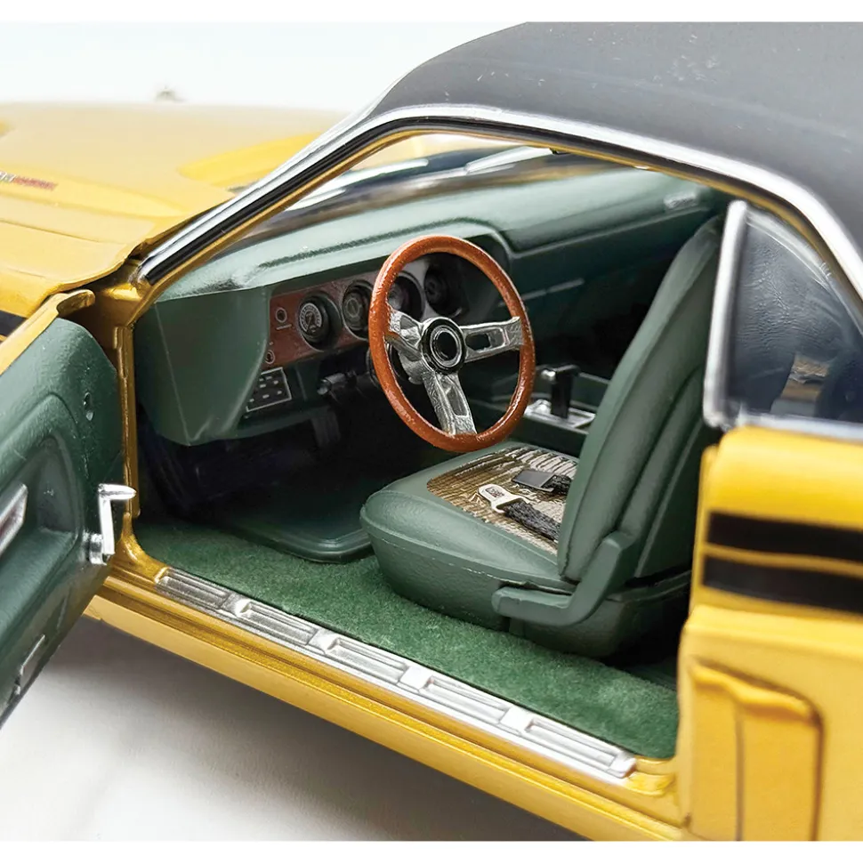 1971 Dodge Challenger R/T - GY8 1:18 Scale Diecast Model Car by Acme