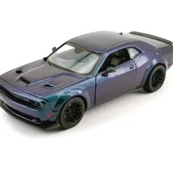 2018 Dodge Challenger SRT Hellcat Widebody Carbon Fiber Color Shift - That's a Wrap 1:24 Scale Diecast Model Car by Motormax
