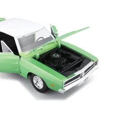 1969 Dodge Charger R/T - Green 1:18 Scale Diecast Model Car by Maisto
