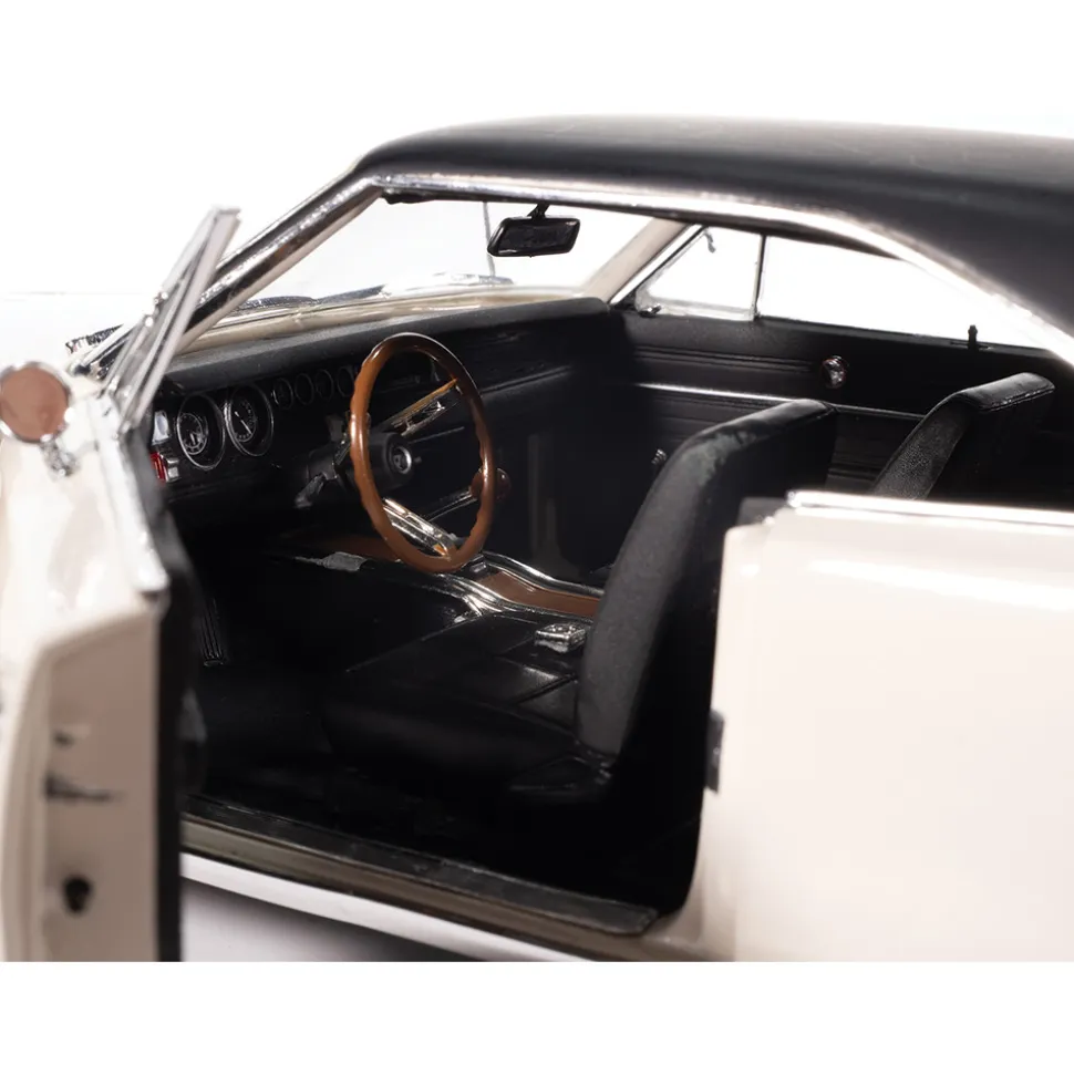 1969 Dodge Charger R/T - W1 White 1:18 Scale Diecast Model Car by American Muscle - Ertl